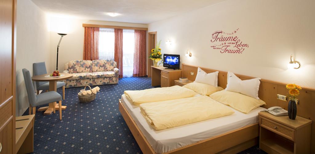 Hotel Bergblick Racines Esterno foto