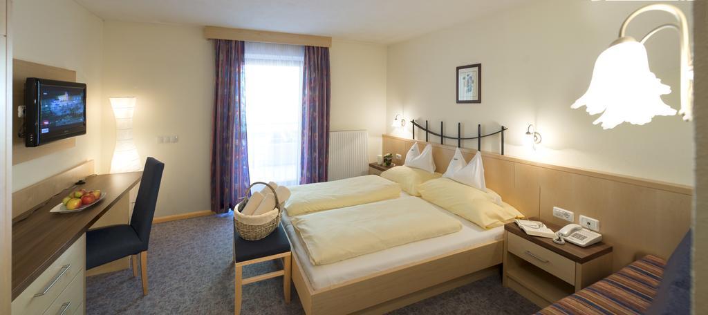 Hotel Bergblick Racines Esterno foto