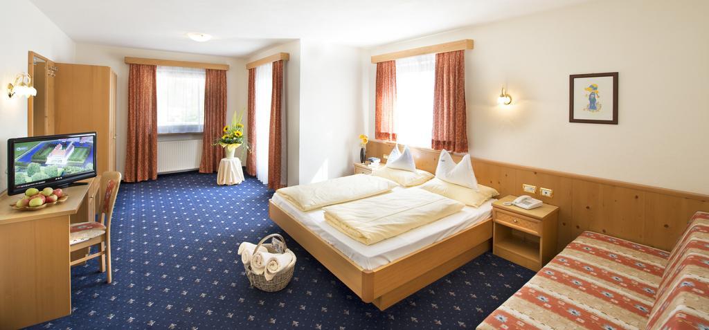 Hotel Bergblick Racines Esterno foto